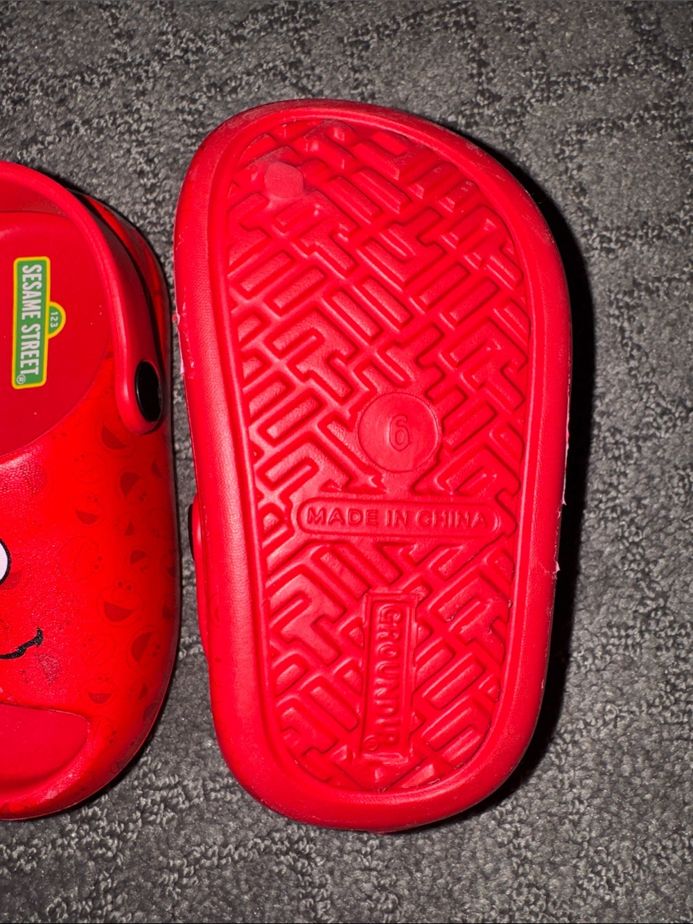 Sesame Street Red Elmo Kids Clogs/Sandals with Character Socks included - Picture 8 of 8